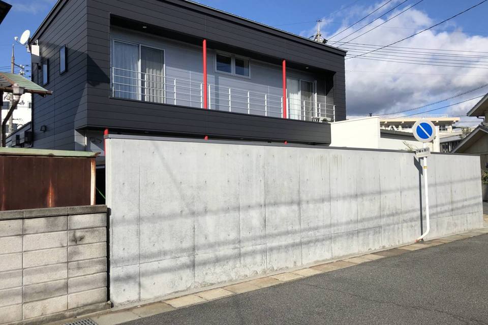 ポイントカラーの素敵な家／岡山市南区の画像