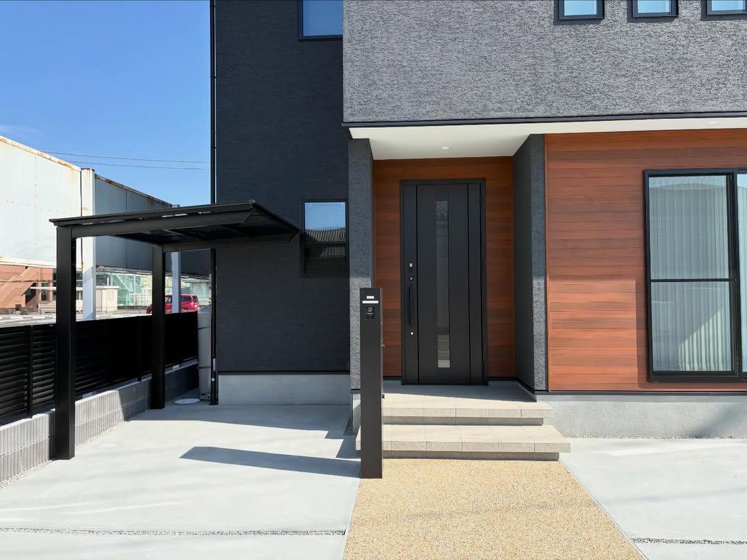 【施工事例】黒×木目の外観が映える住まい｜南区F様邸の画像